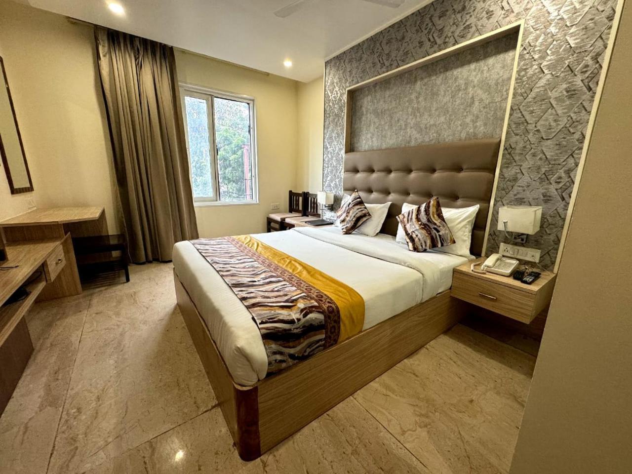 Hotel River Rhythm Assi Ghat Benares Buitenkant foto