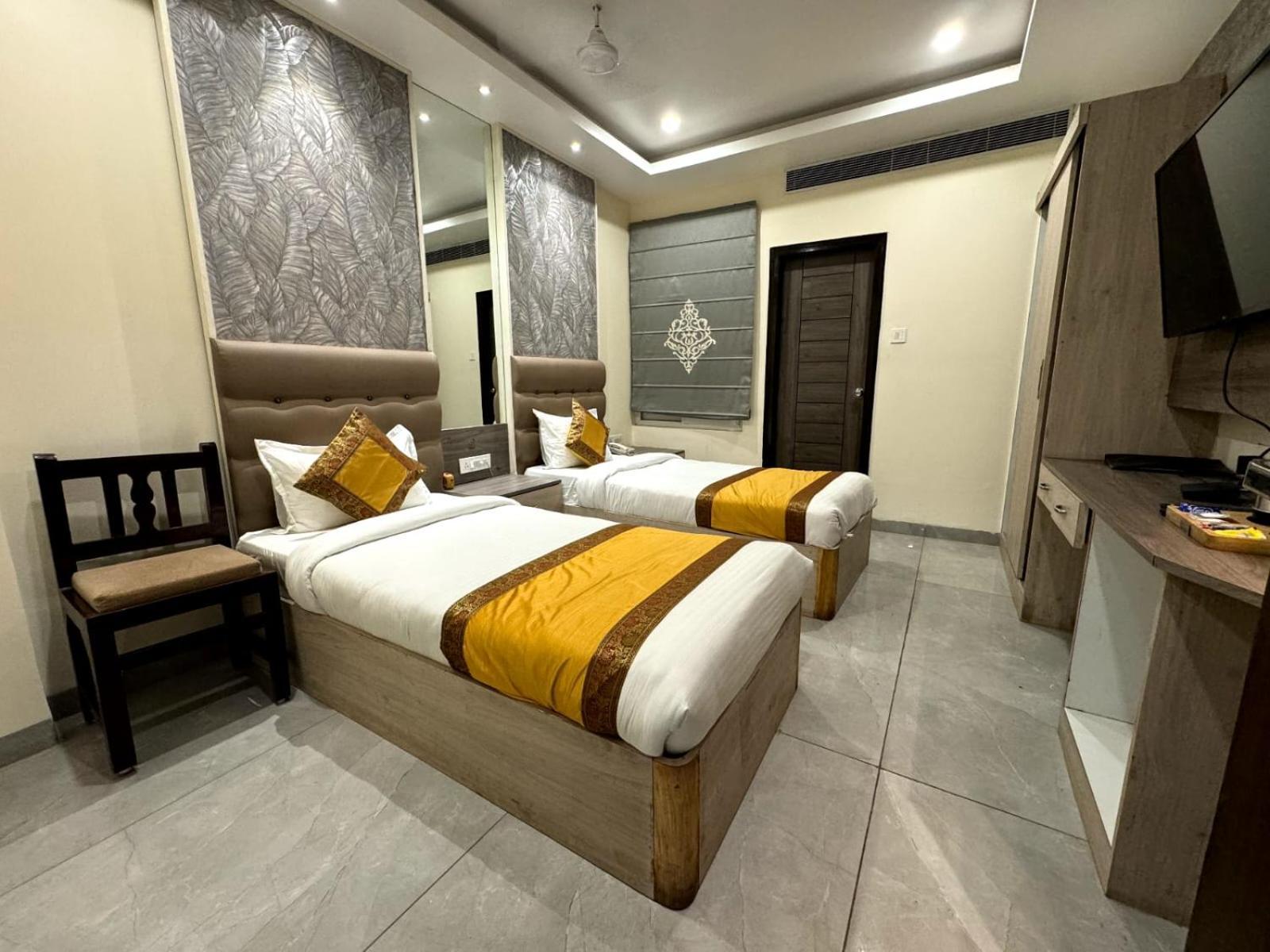 Hotel River Rhythm Assi Ghat Benares Buitenkant foto