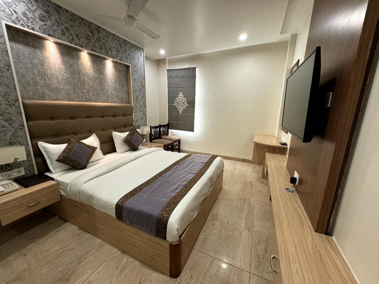 Hotel River Rhythm Assi Ghat Benares Buitenkant foto